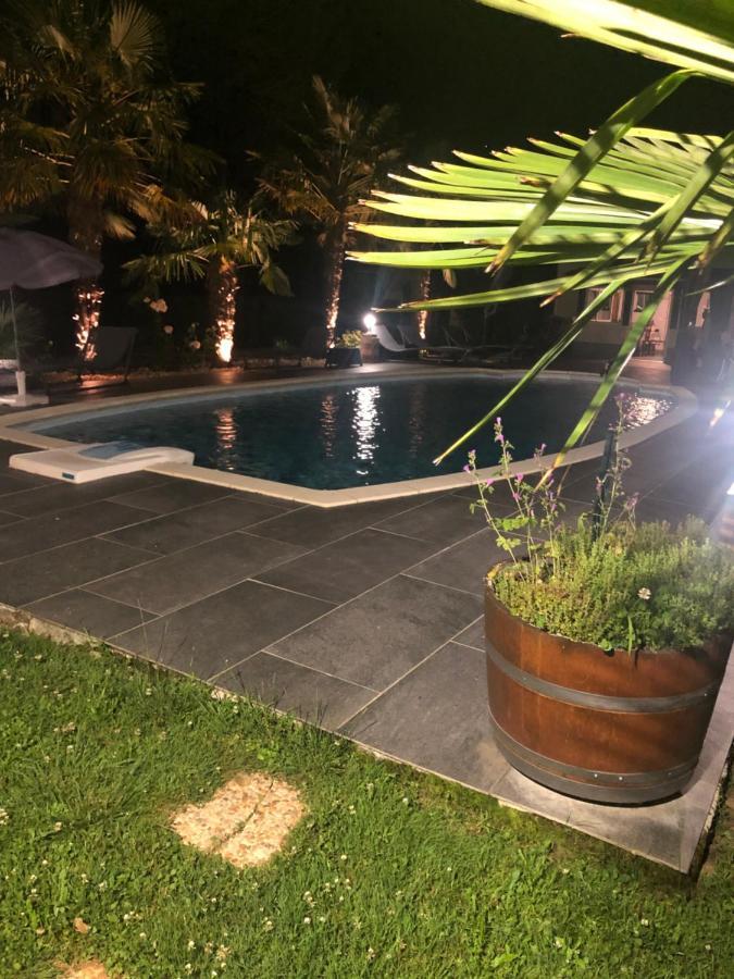 Villa Bergerac Avec Piscine 外观 照片
