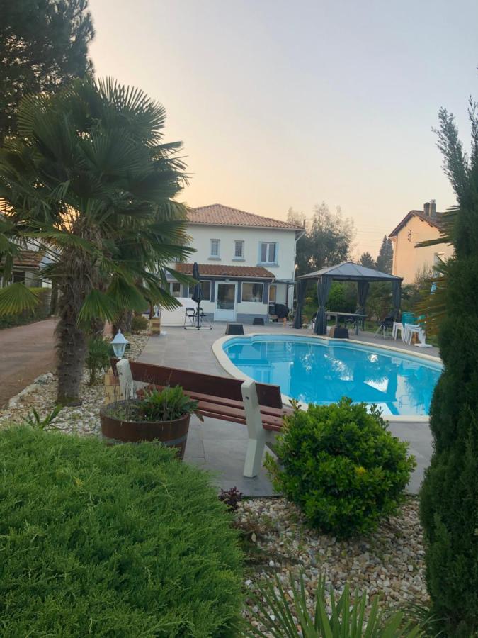 Villa Bergerac Avec Piscine 外观 照片